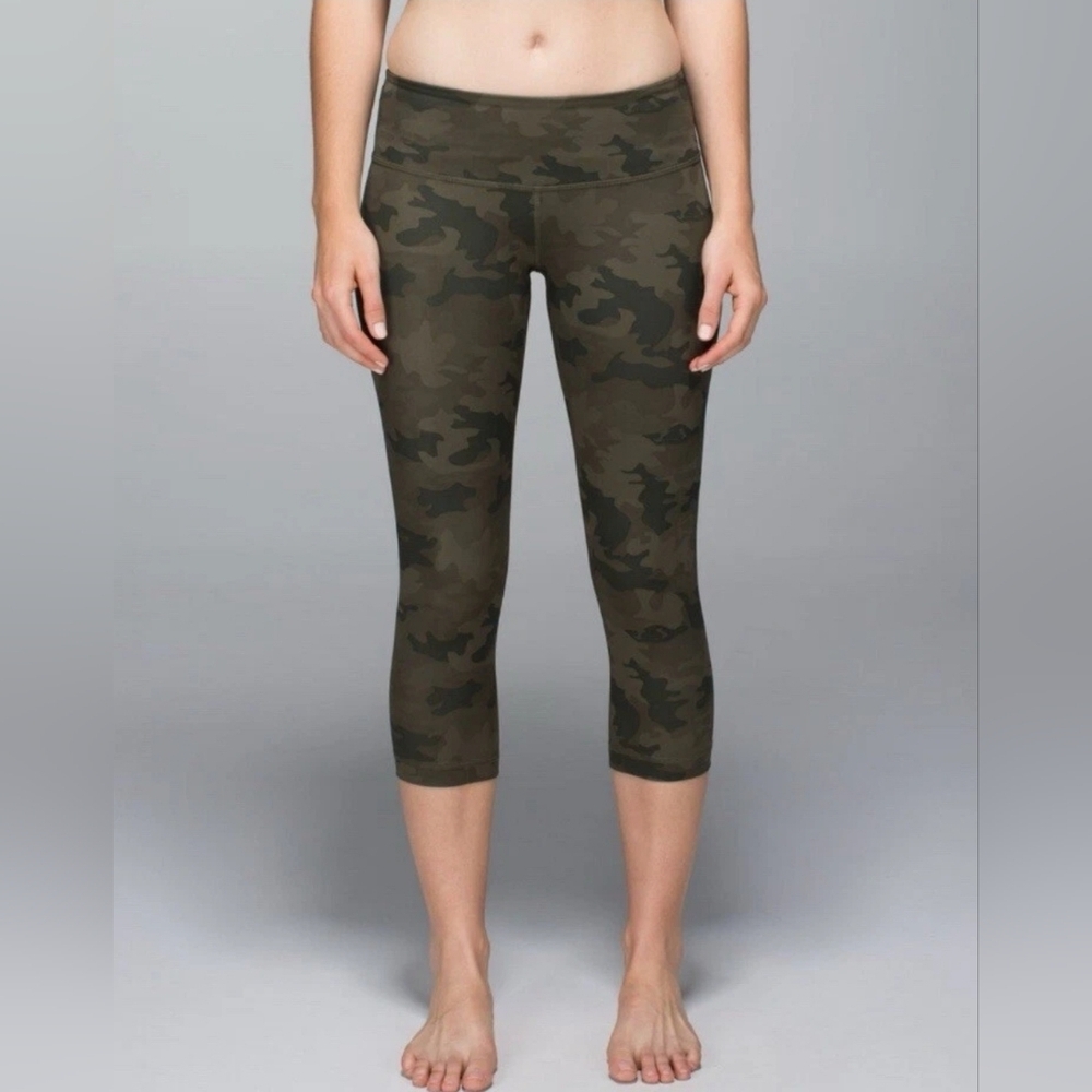 Lululemon crop leggings size 4